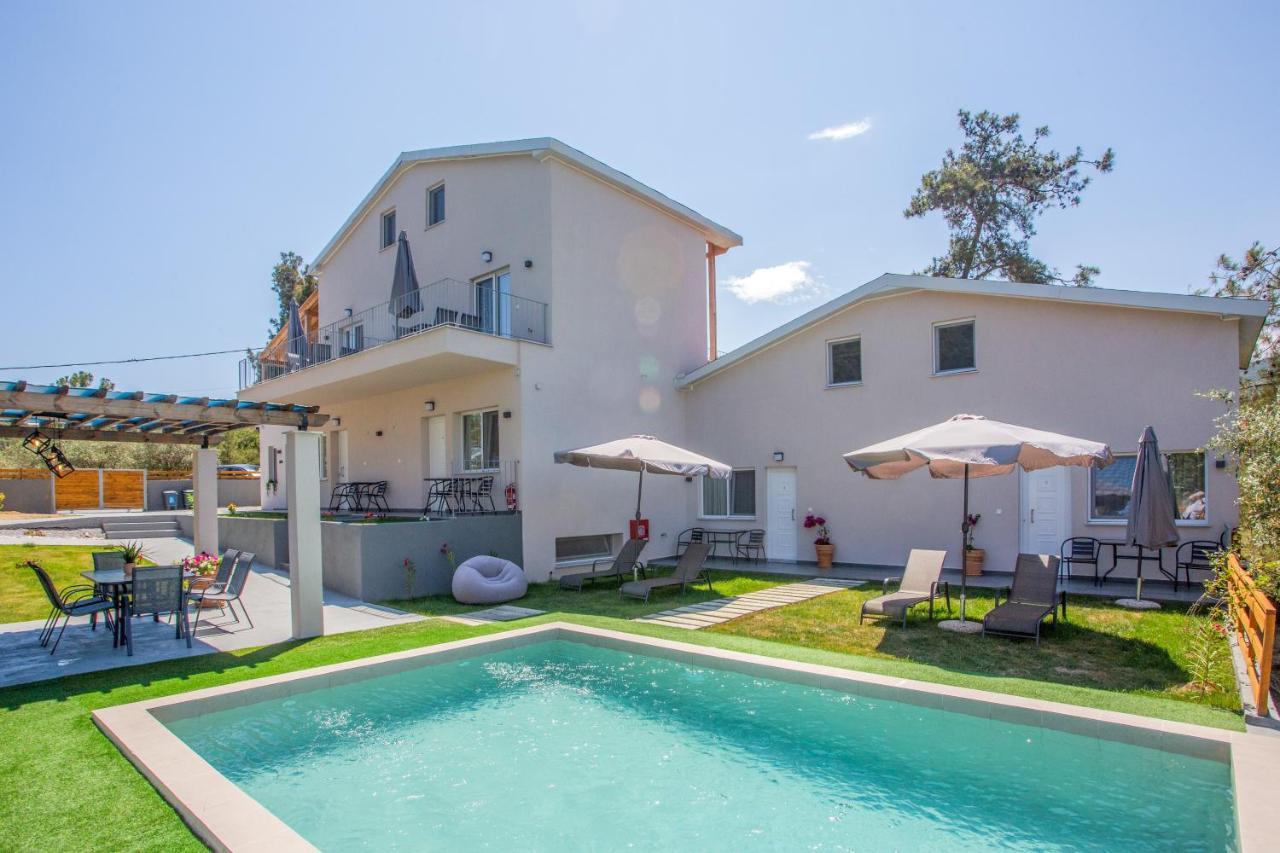 Privileged Villa Néa Péramos エクステリア 写真